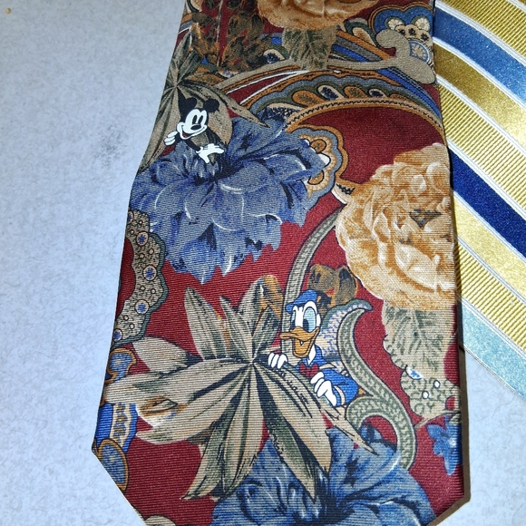 Van Heusen Blue and Yellow Silk Tie Accessories - Picture 3 of 6
